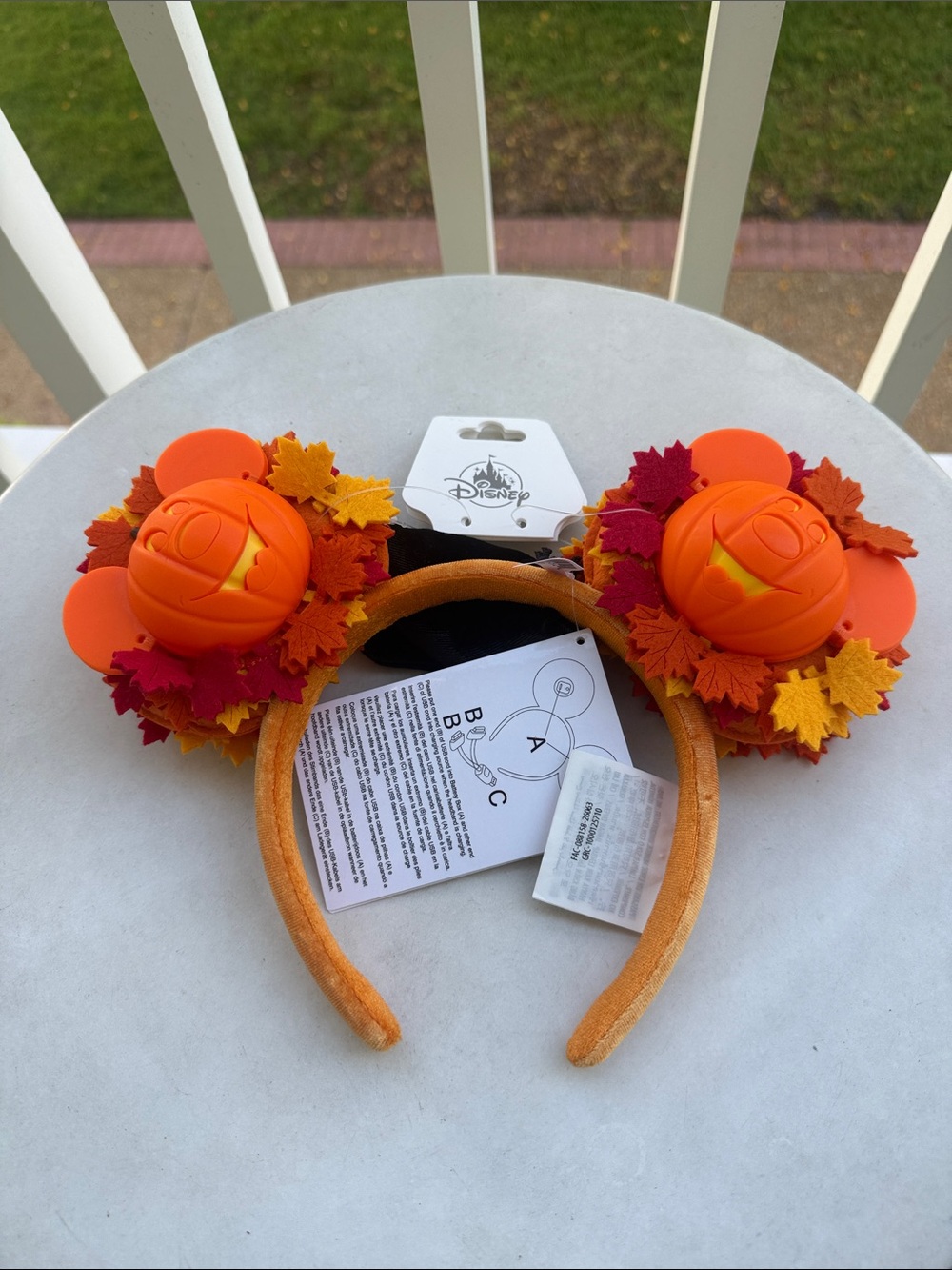 Disney Parks 2026 Light Up Pumpkin Wreath Ears Headband Mickey Mouse NWT